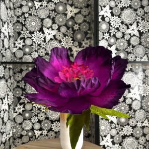 AUBERGINE: Dancing paper flower